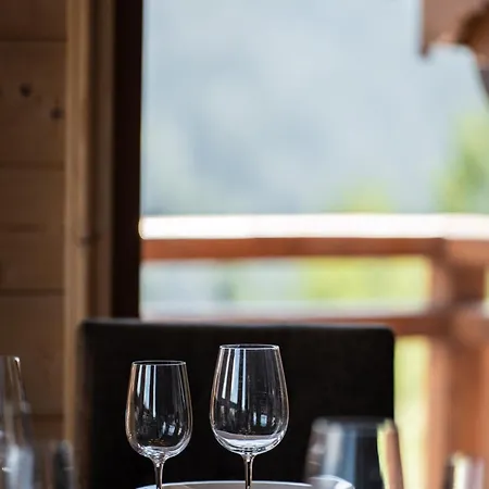 401 Everest דירה