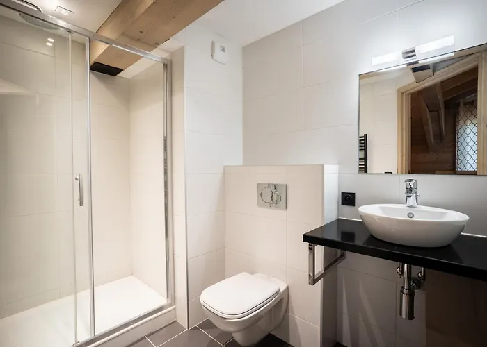 Apartment 401 Everest *